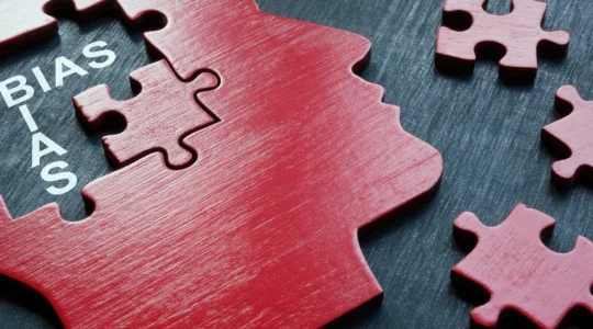 les-biais-cognitifs-a-exploiter-ethiquement-pour-affiner-vos-segments-sur-meta